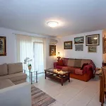 Tatiana Luxury Apartment With Private Pool By Gigi Star